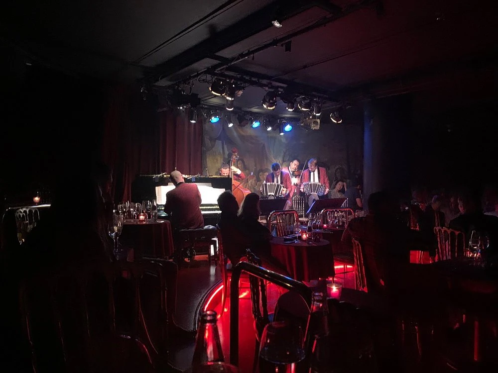 Actividad Rojo Tango: Noche de Tango, Lujo y Gastronomía en Puerto Madero, Ciudad Autónoma de Buenos Aires, Argentina
